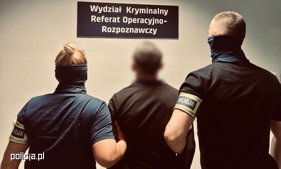 Kryminalni z Wildy zatrzymali „odbieraka” oszustów działających na OLX