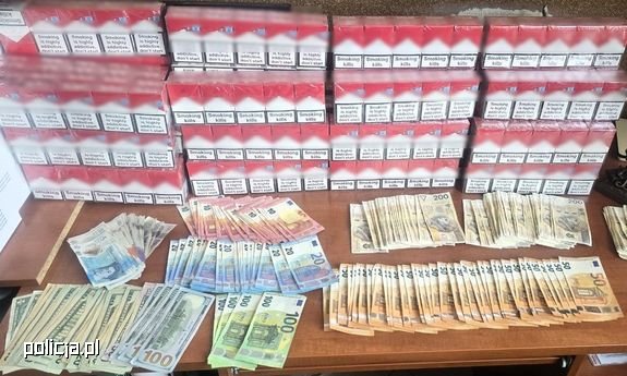 Nielegalne papierosy warte ponad 200 tysięcy złotych. 50-latek zatrzymany przez tyskich policjantów