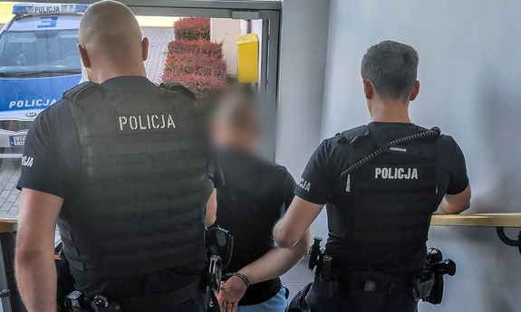 Postrzelił mężczyznę z broni czarnoprochowej. Napastnik zatrzymany przez policjantów