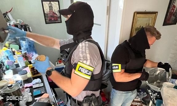 7,5 kg narkotyków zabezpieczone, dwoje zatrzymanych tymczasowo aresztowanych