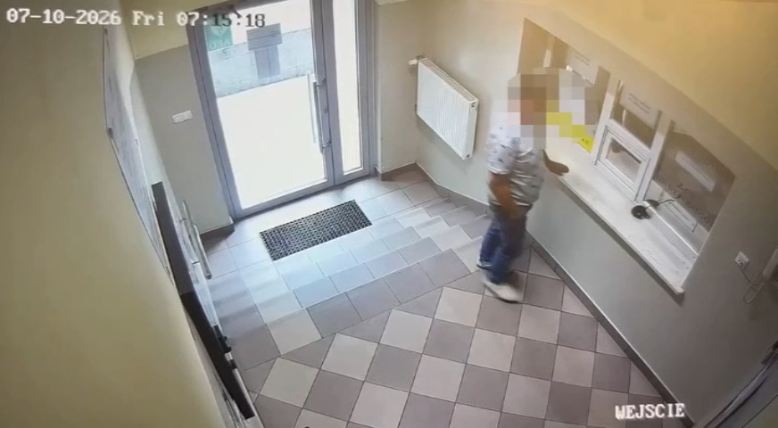 Nietrzeźwy kierowca zaparkował pod komendą Policji i sam zgłosił się do dyżurnego
