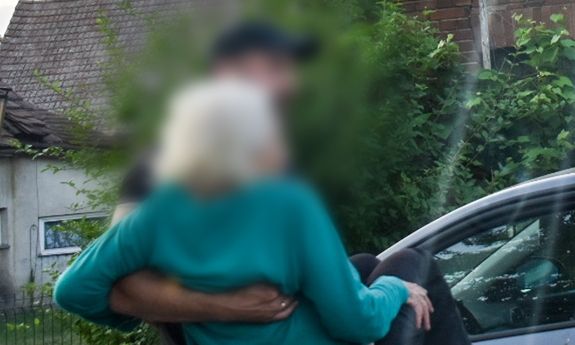 Kilkadziesiąt godzin poszukiwań i szczęśliwy finał. 77-latka odnaleziona przez policjantów