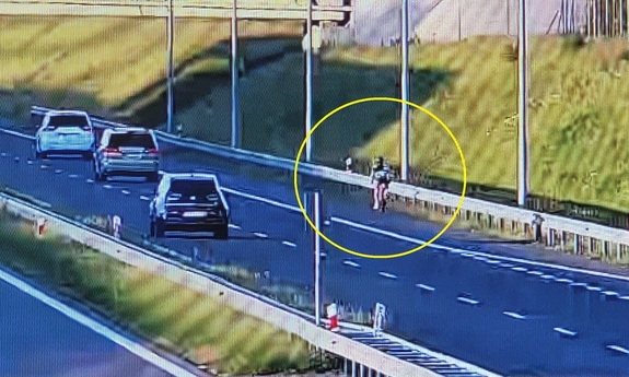 Przejażdżka rowerem po drodze ekspresowej zakończona mandatem