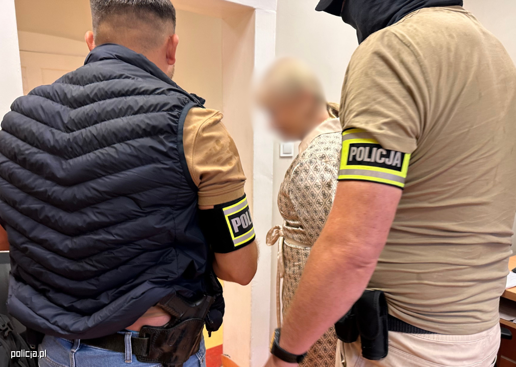 Zarzuty korupcji i przekroczenia uprawnień dla lekarki i podległej jej pracownicy medycznej