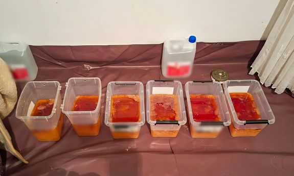 CBŚP zlikwidowało laboratorium mefedronu. Ponad 28 kg narkotyku zabezpieczone