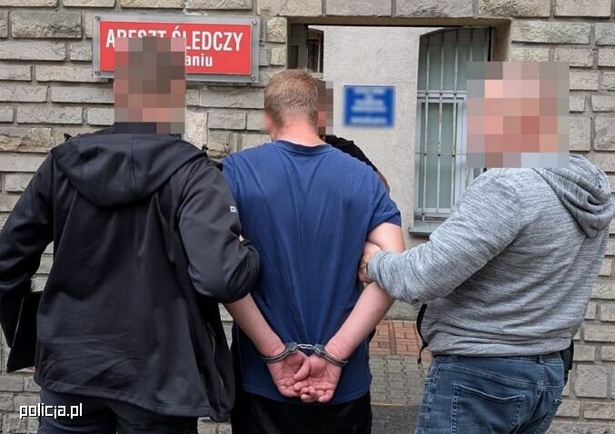 Kolejny poszukiwany za przestępstwo o charakterze pedofilskim zatrzymany przez lubelskich „łowców głów”