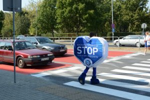 Festyn i nowe bezpieczne przejście dla pieszych w ramach programu „Stop wariatom drogowym” #1
