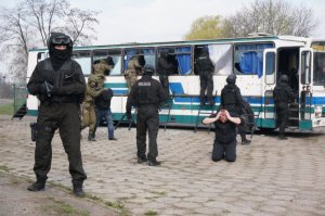 Odbicie zakładników z autobusu - ćwiczenia #5