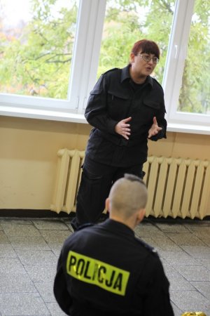 szkolenia dla policyjnych przewodników psów służbowych