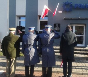 uroczystości odsłonięcia tablicy upamiętniającej Żołnierzy Niezłomnych Północnego Mazowsza na budynku Komendy Powiatowej Policji w Gostyninie.