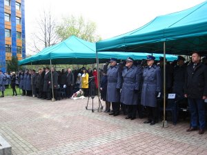 Obchody 77. rocznicy Zbrodni Katyńskiej przed Grobem Policjanta Polskiego