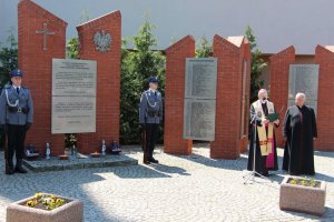 uroczystość upamiętniająca 77. rocznicę mordu dokonanego przez sowieckich i nazistowskich okupantów