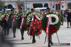 Uroczysta zmiana posterunku honorowego przed Grobem Nieznanego Żołnierza