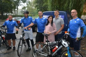 Policjanci z Samodzielnego Pododdziału Prewencji Policji w Opolu rozpoczęli trasę na rowerach do Świnoujścia