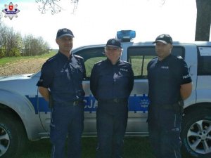 Policjanci, którzy uratowali 58-latkę