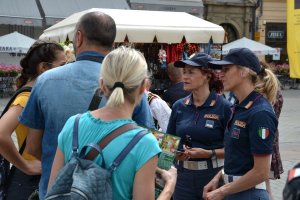 Podsumowanie efektów polsko-włoskich patroli na ulicach Warszawy i Krakowa