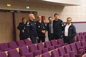 Polska delegacja w auli francuskiej Szkoły Policji.