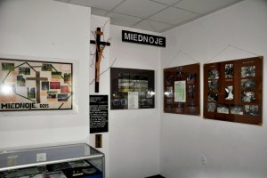 Fragment ekspozycji w Izbie Historii i Tradycji słupskiej Szkoły Policji poświęcony policjantom zamordowanym w Miednoje.