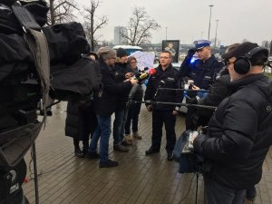 briefing prasowy - wypowiada się insp. Mariusz Ciarka