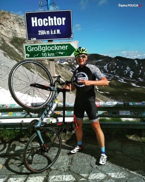 Bartosz Mazur podczas rowerowej wyprawy w Alpach ( podjazd pod Hochtor)