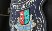 naszywka na rękawie z gwiazdą policyjną oraz napisem KPP w Kolbuszowej