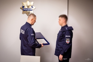 Komendant Główny Policji gratuluje policjantowi