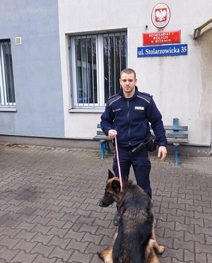 Policjant z psem