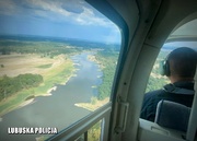 Widok rzeki Ordy z policyjnego helikoptera