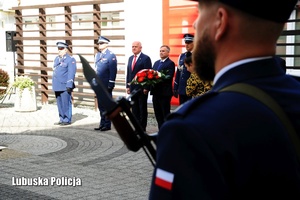 Policjanci i Wojewoda Lubuski podczas Obchodów Święta Lubuskiej Policji
