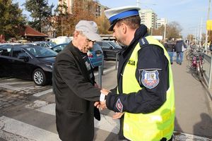 Policjanci podczas akcji &quot;Wszystkich Świętych 2022&quot;