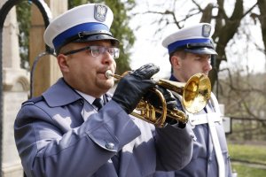 fot. hymn odegrany przez policjantów z Orkiestry Reprezentacyjnej