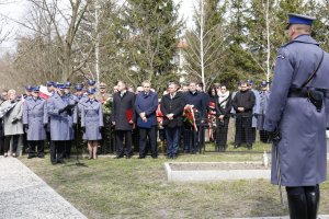 fot. uroczystości żałobne na cmentarzu w Dołhobyczowie