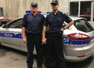 fot. bialscy policjanci, którzy pilotowali samochód z rodzącą kobietą