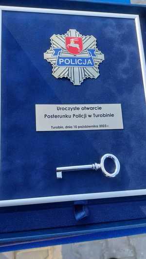 symboliczny klucz do Posterunku Policji w Turobinie