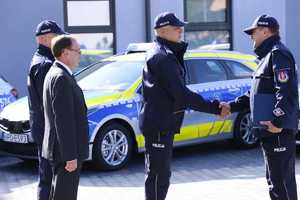gratulacje Komendanta Wojewódzkiego Policji w Lublinie dla kierownika Posterunku Policji w Turobinie