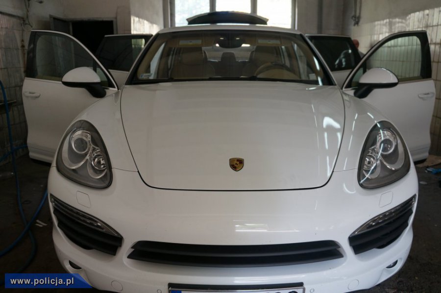 Odzyskano warte 220 tys. zł Porsche Cayenne Aktualności