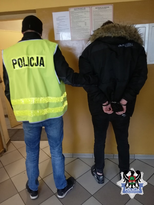 Zatrzymany obok policjanta