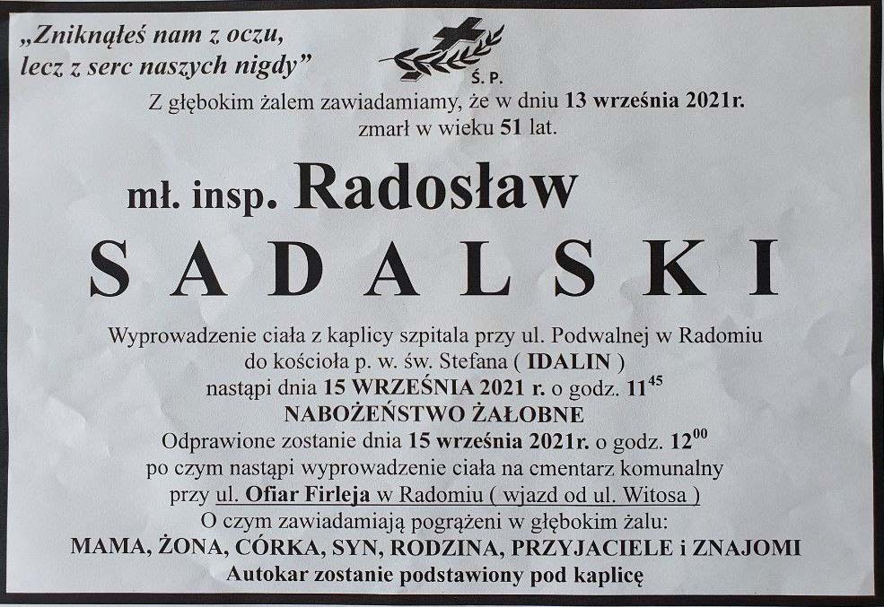 klepsydra informująca o miejscu i dacie nabożeństwa żałobnego i pogrzebu zamrłego mł. insp. Radosława Sadalskiego