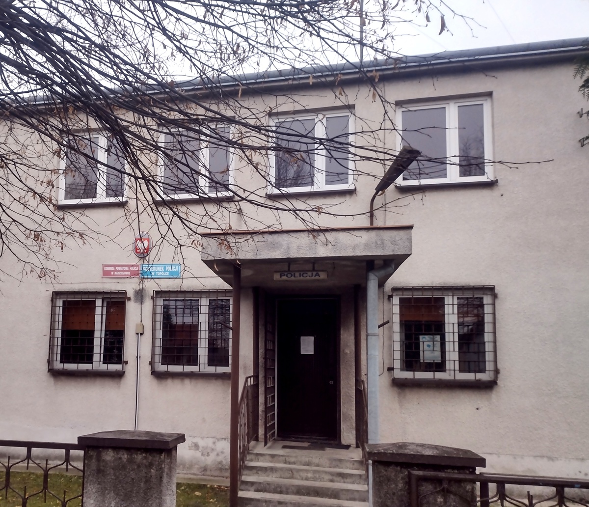 Budynek posterunku policji.