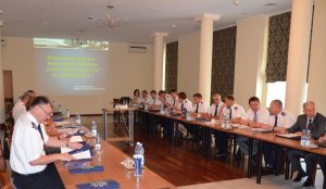Zdjęcie przedstawia naradę kadry kierowniczej służby logistycznej Policji