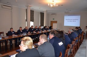 Zdjęcie przedstawia naradę służbową kadry kierowniczej pionu logistyki Policji
