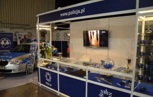 Zdjęcie przedstawia stoisko Policji