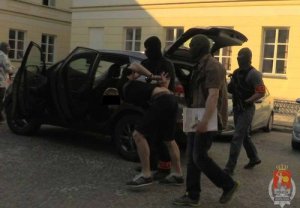 Prowadzenie zatrzymanego za posiadanie płynnej amfetaminy