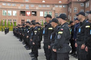 Oficjalne rozpoczęcie I Turnieju Oddziałów Prewencji - główny plac apelowy Szkoły Policji w Słupsku, 15 czerwca 2015 roku