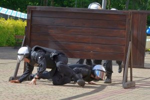 Pokonywanie toru przeszkód przed rozpoczęciem strzelania