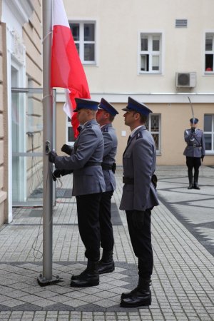 Zawieszenie flagi państwowej