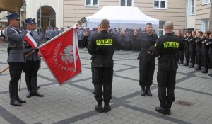 Ślubujący policjanci.