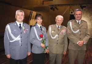 Komendant Wojewódzki Policji w Szczecinie nadinsp. Jarosław Sawicki wraz z gośćmi