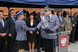 generalny inspektor Krzysztof Gajewski Komendant Główny Policji wręcza nominację