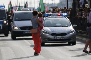 Policjanci zabezpieczają obchody rocznicy Powstania Warszawskiego